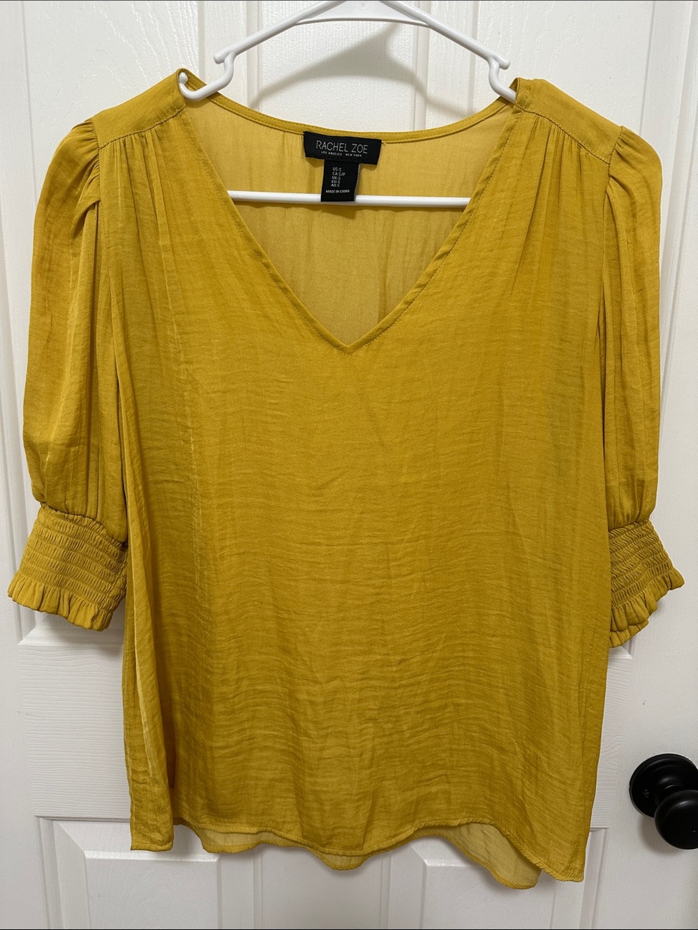 0254 Rachel Zoe Golden Mustard V-Neck Puff‎ Sleeve Blouse small